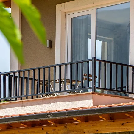 Bujtina Lumo & Pool Villa Permet Exterior photo