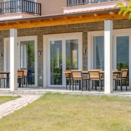 Bujtina Lumo & Pool Villa Permet Exterior photo