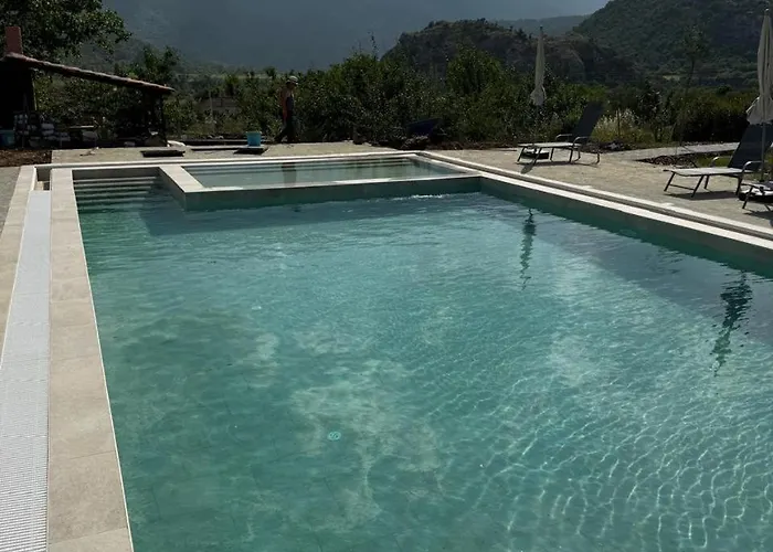 Bujtina Lumo & Pool