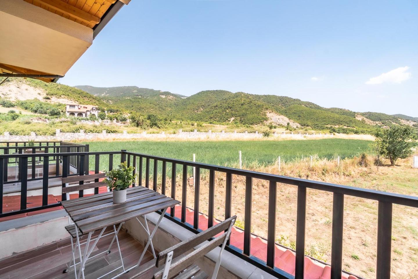 Villa Bujtina Lumo & Pool *