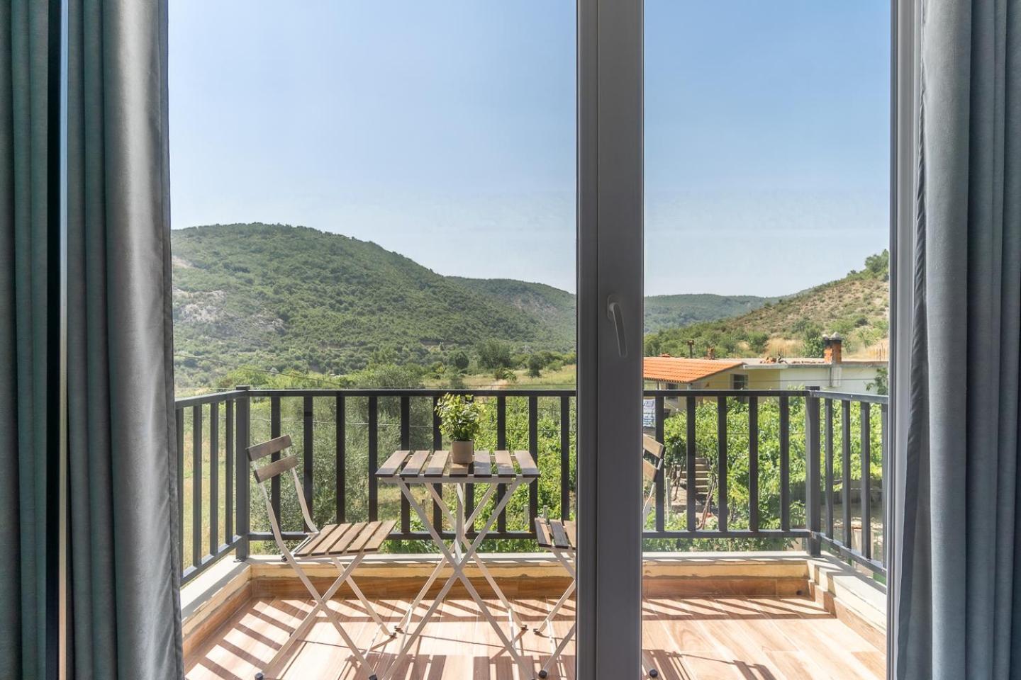 Bujtina Lumo & Pool Villa