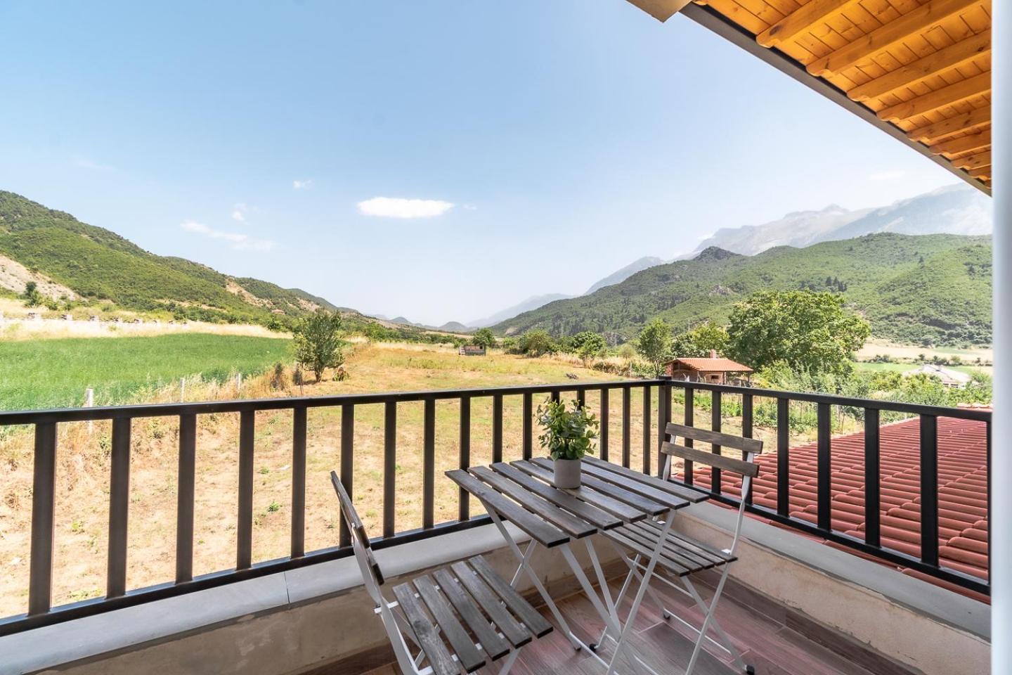 Bujtina Lumo & Pool Villa Përmet