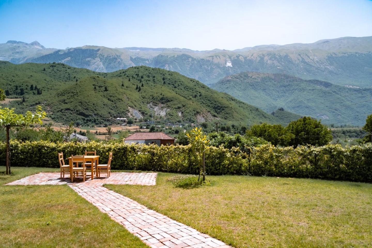 Villa Bujtina Lumo & Pool Përmet