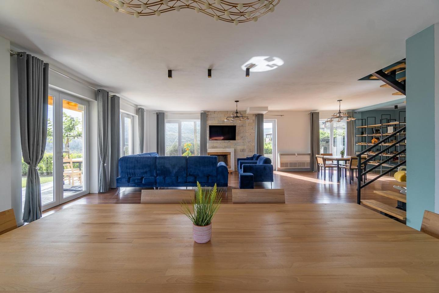 Villa Bujtina Lumo & Pool